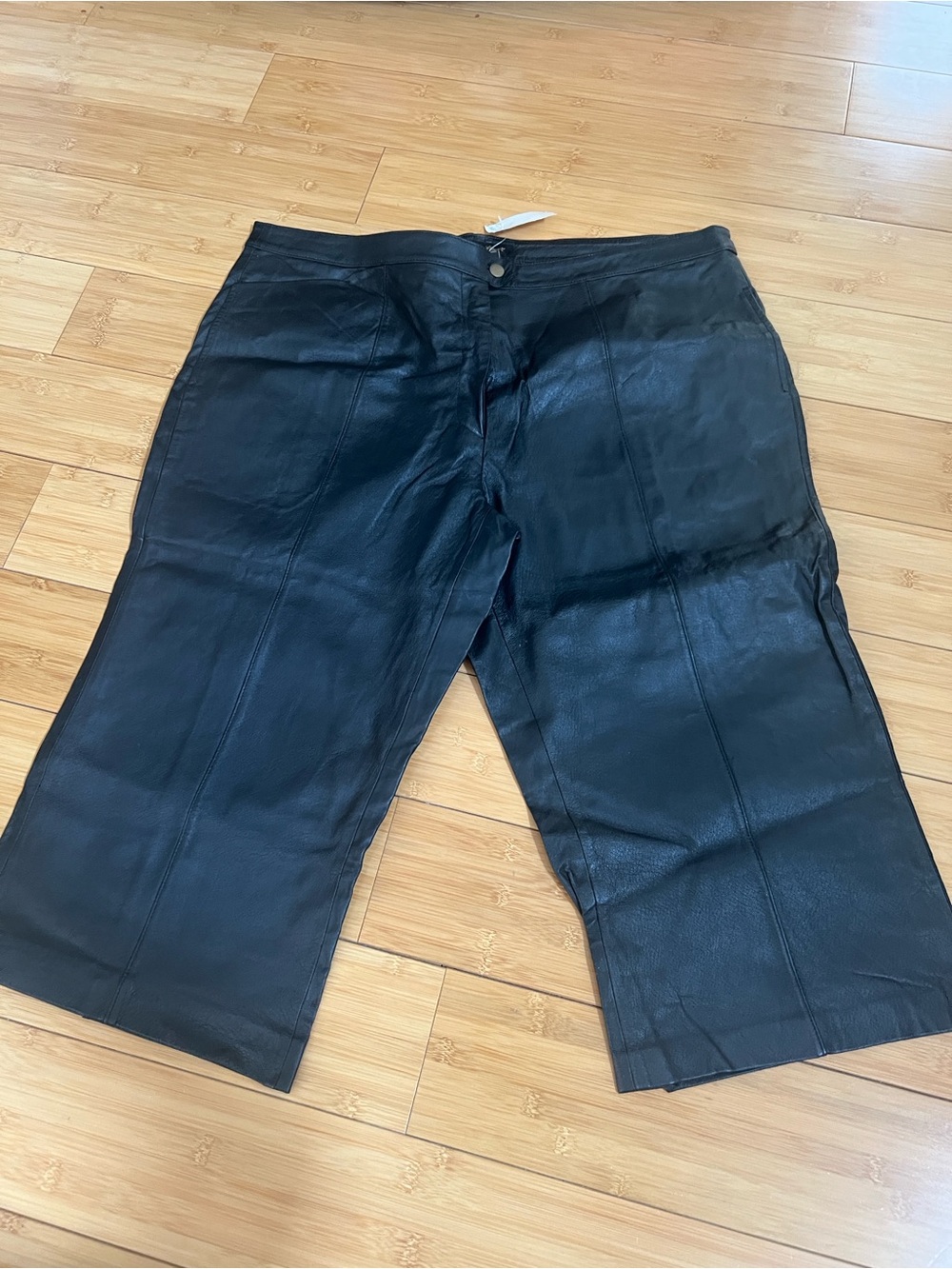 Ashley Stewart Black Genuine Leather Culottes Pants Wide Leg Crop Plus Size 22